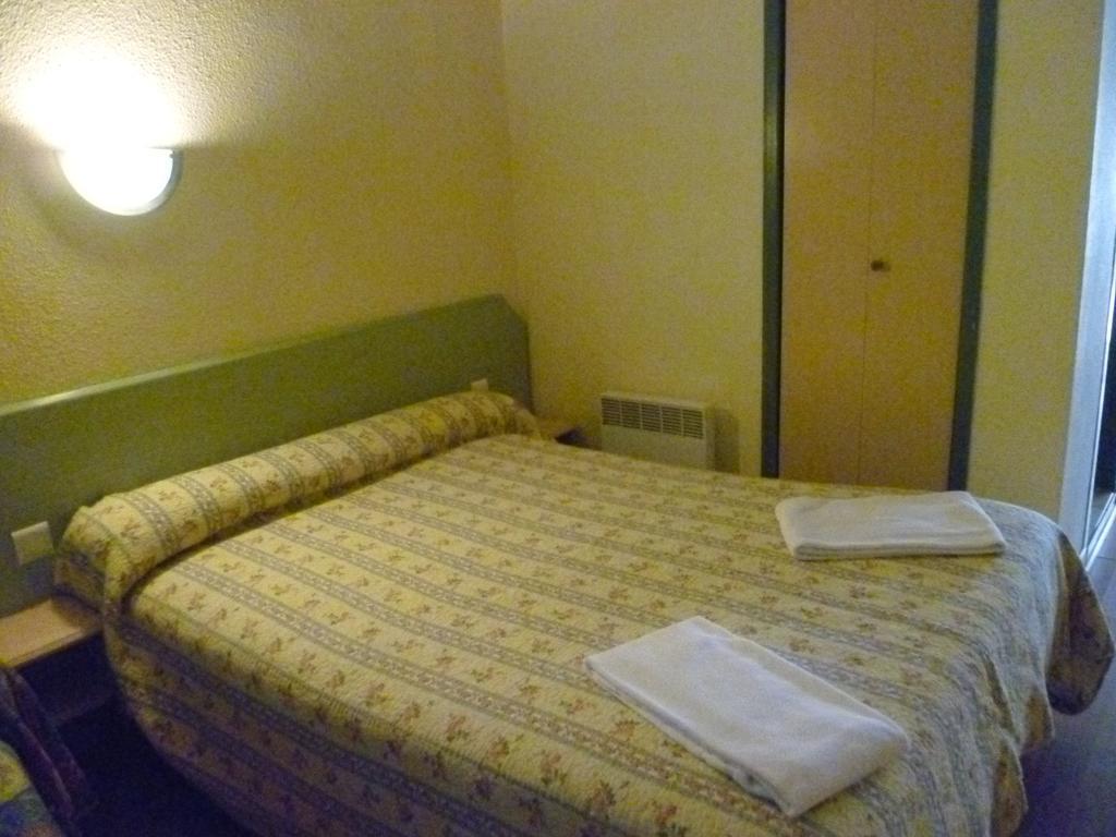 Hotel Saint Jean Baptiste Lourdes Exterior photo