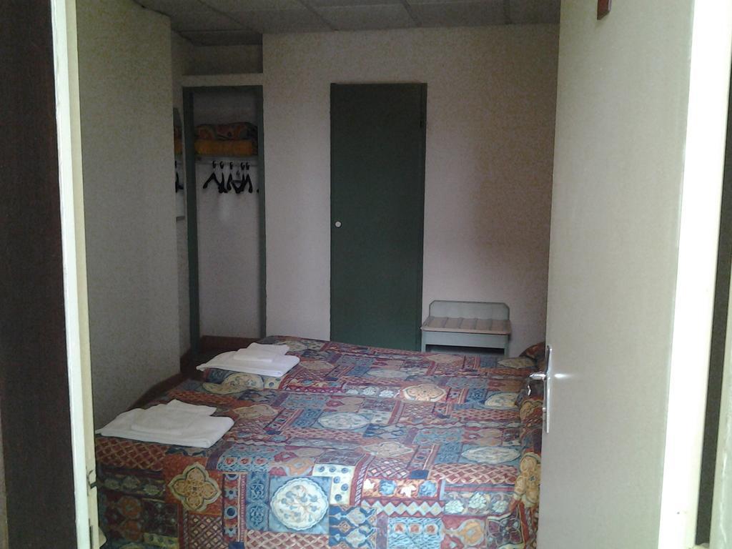 Hotel Saint Jean Baptiste Lourdes Room photo
