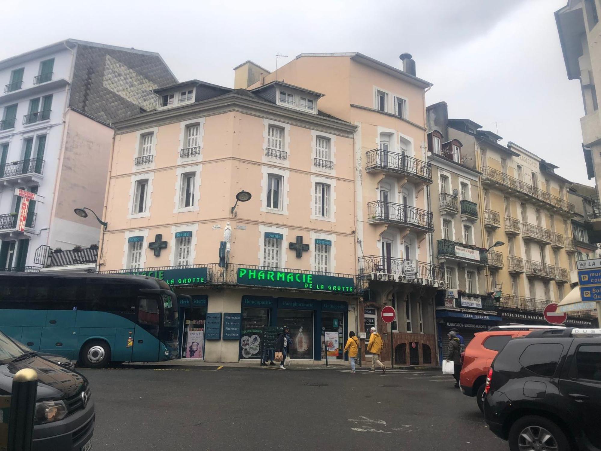 Hotel Saint Jean Baptiste Lourdes Exterior photo